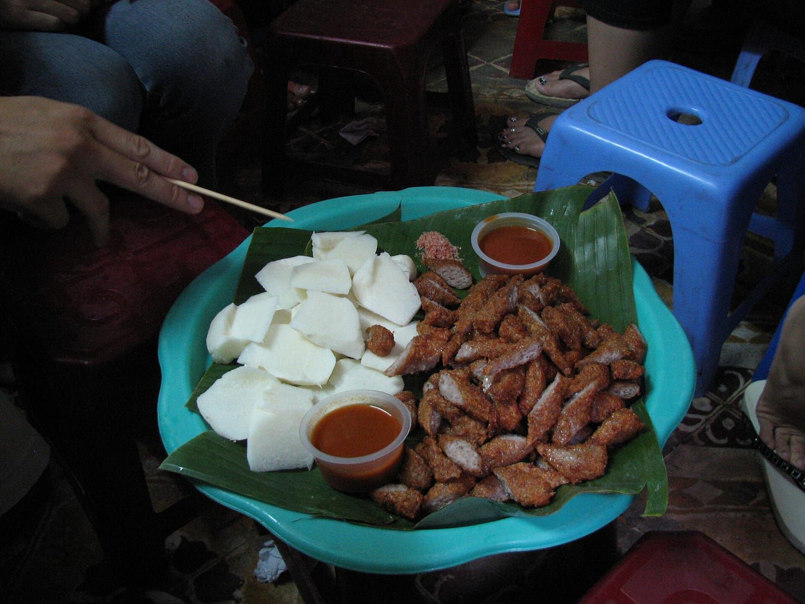 Nem chua nướng ăn liền